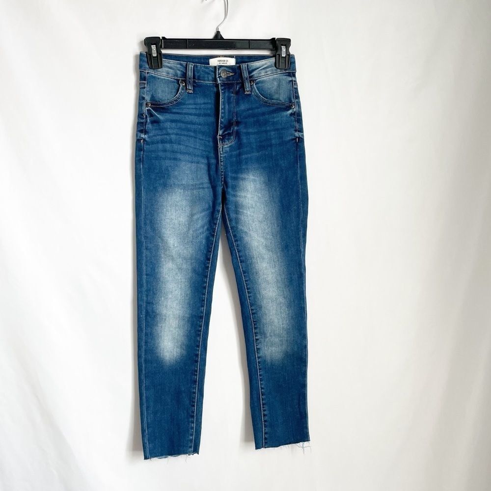 Forever 21 High Waist Skinny Medium Wash Crop 25